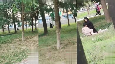 职业技术学院大学生是真会玩啊！ 绿草坪户外做爱激情满满！